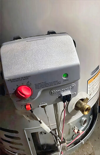 https://gweluphotwater.com.au/uploads/2025/06/hot-water-39728.jpg
