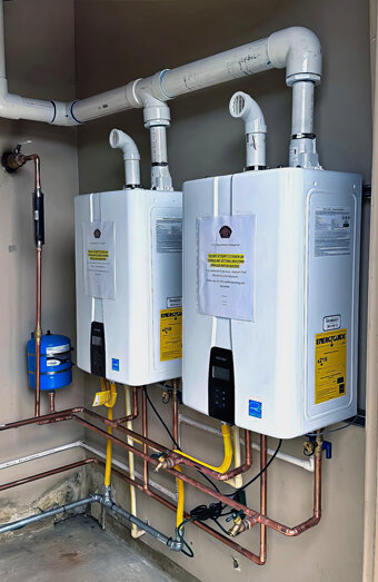 https://gweluphotwater.com.au/uploads/2025/06/hot-water-servicing-52956.jpg